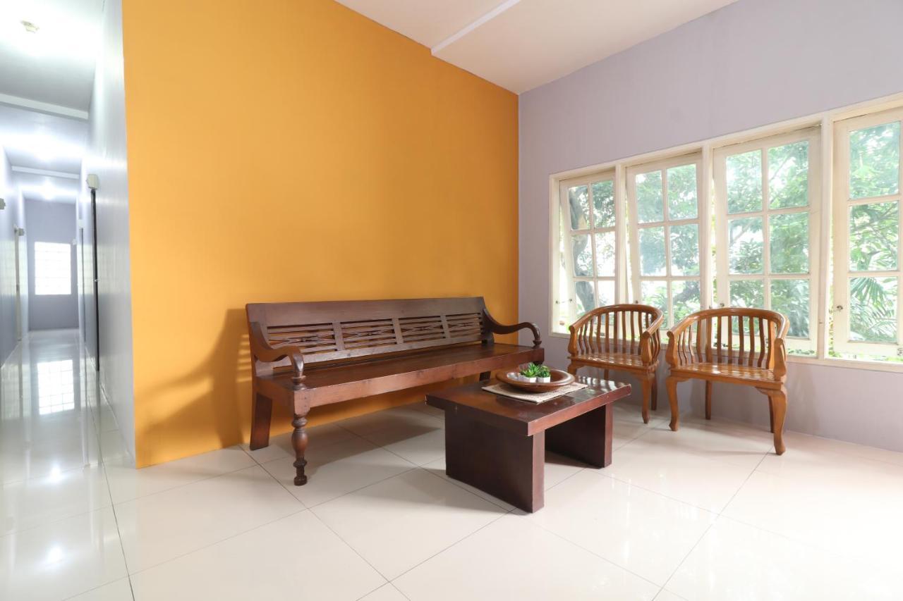 Bedur Homestay Syariah Bekasi Zewnętrze zdjęcie